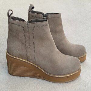 Diba True Comet Ride Circle It Suede Wedge Platform Booties Sz 7.5 NWT